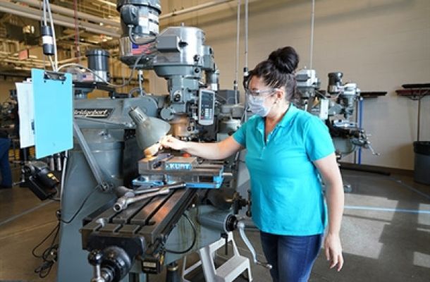 Naugatuck Valley Community College Enrolling Students for Advanced Manufacturing Technology Programs that Lead to Area Jobs