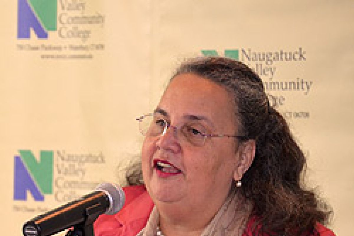 CT Association of Latinos in Higher Education Awards NVCC President Daisy Cocco De Filippis, Ph.D. Lifetime Achievement Award