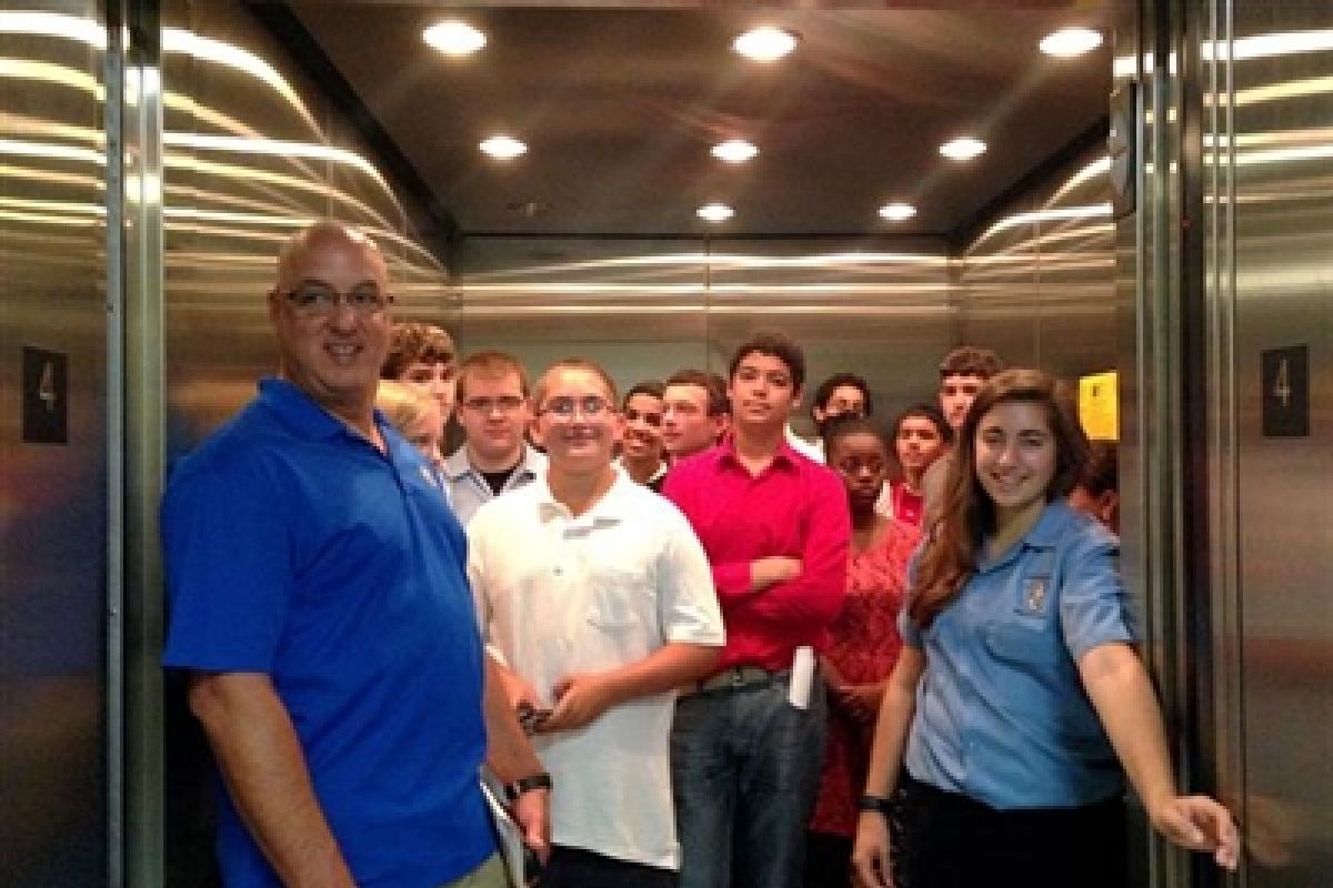 Young Manufacturers Academy Visits NVCC