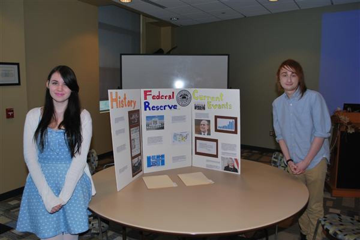 Honors Students Display In-Depth Research Projects