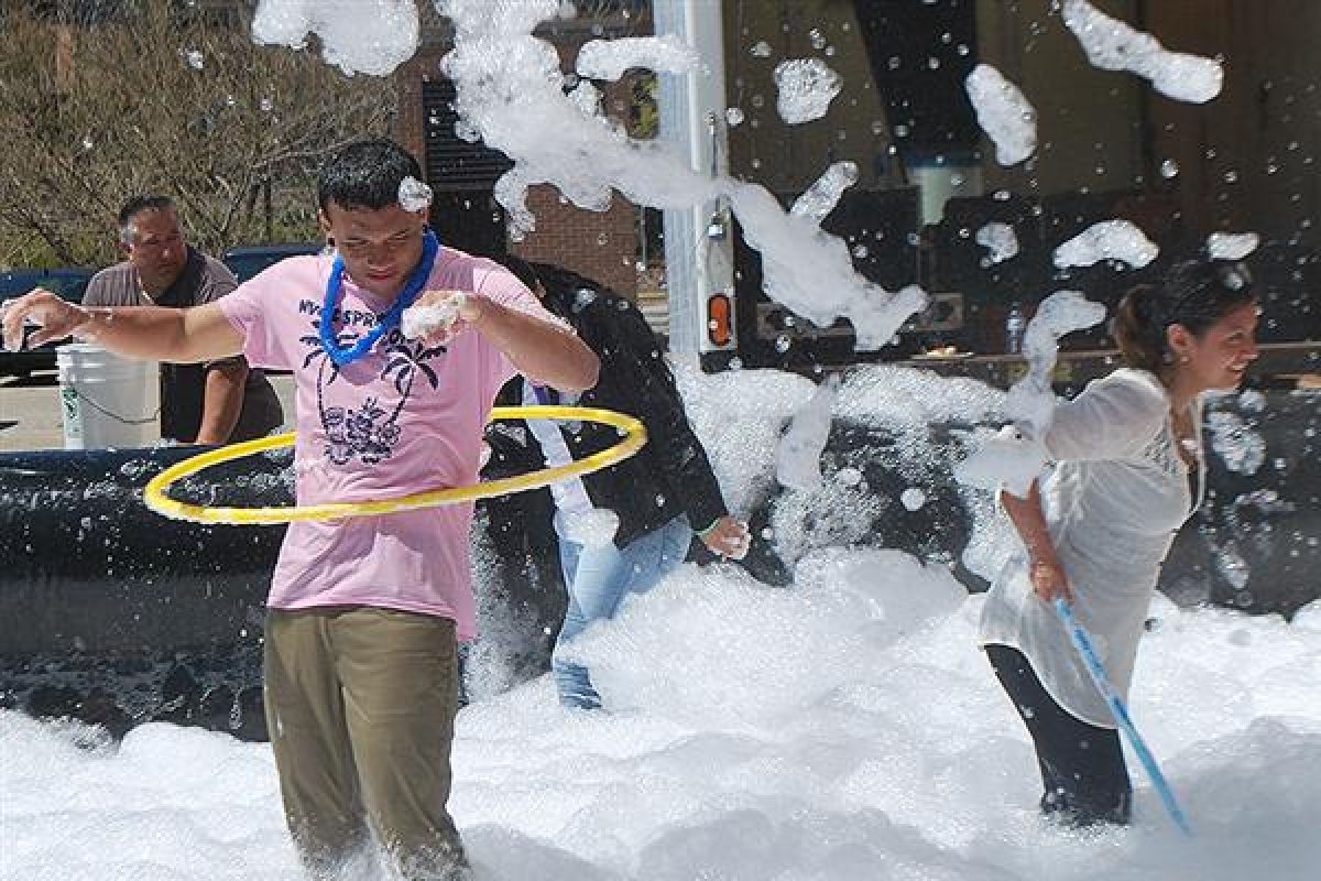 Naugatuck Valley Community College Celebrates ‘Spring Fling’ on the Plaza