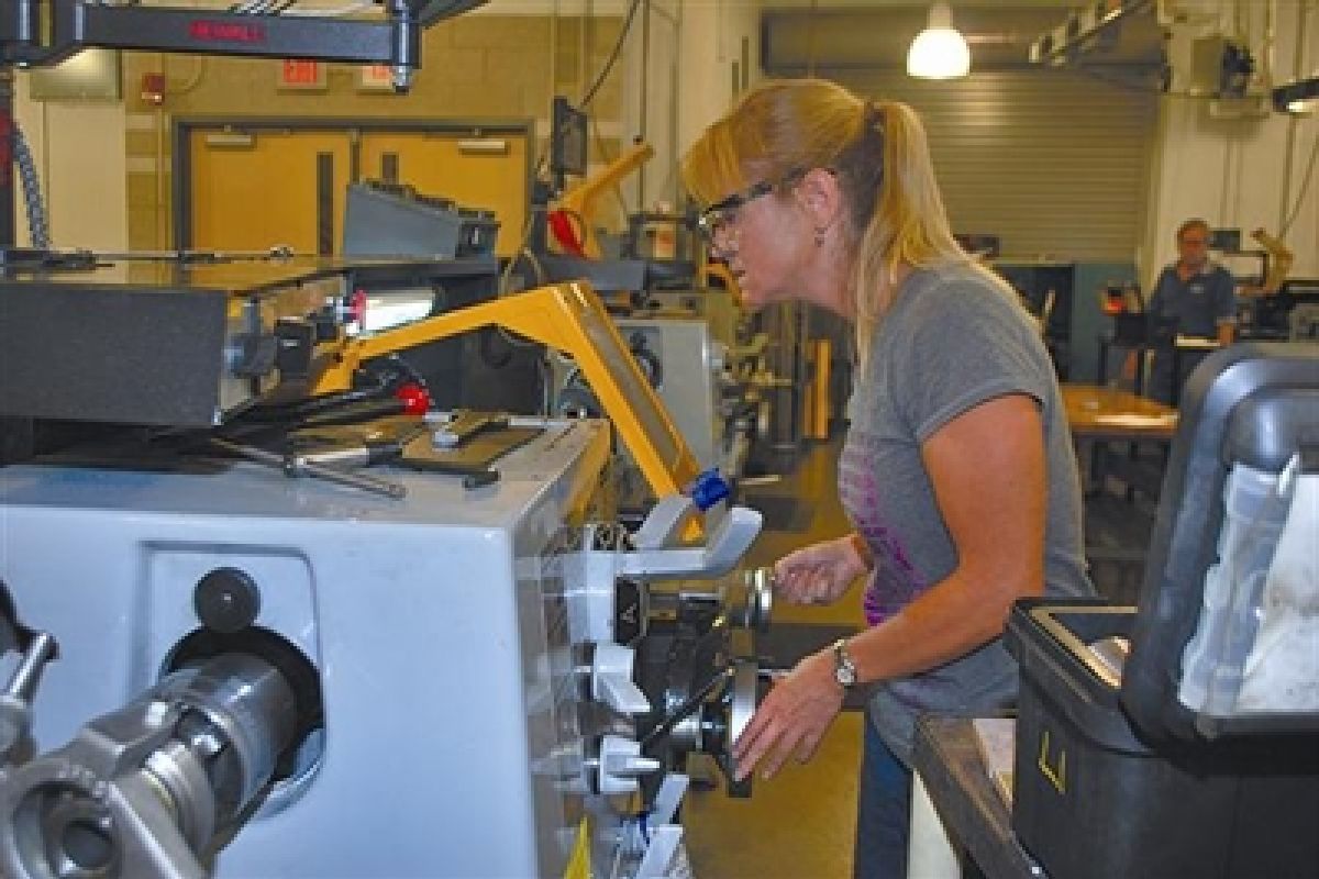 NVCC Receives $1.7 Million Federal Grant to Support Manufacturing Training