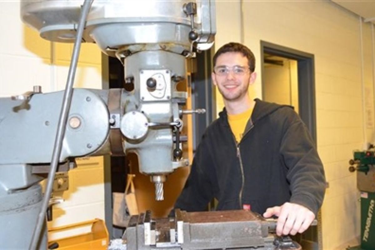 Advanced Manufacturing Technology Center Receives State Funding, Recognition